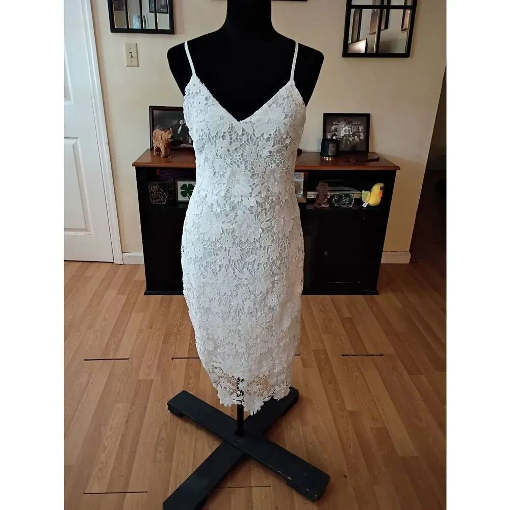 Medium Eilly Bazar White Lace Spaghetti Strap Dress Rear Zip Lined Sundress